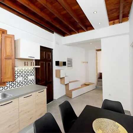 Pera 2-bedroom In The Center Of * Líndos