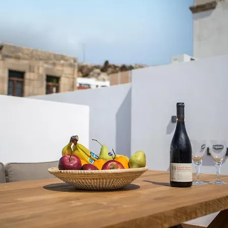 Ferienhaus Pera 2-bedroom In The Center Of Líndos