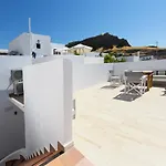 Pera 2-bedroom In The Center Of * Líndos