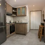 Prázdninový dům Pera 2-bedroom In The Center Of *