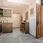 Prázdninový dům Pera 2-bedroom In The Center Of *