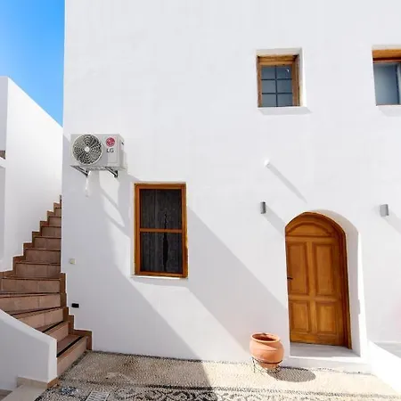 Pera 2-bedroom In The Center Of * Líndos