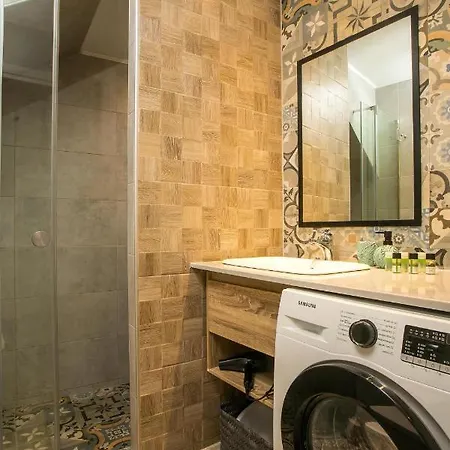 Pera 2-bedroom In The Center Of لينثوس