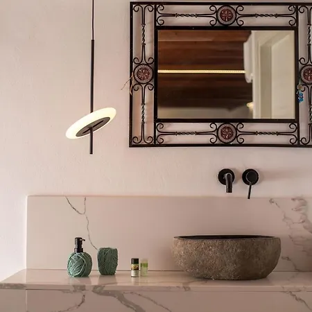 Pera 2-bedroom In The Center Of لينثوس