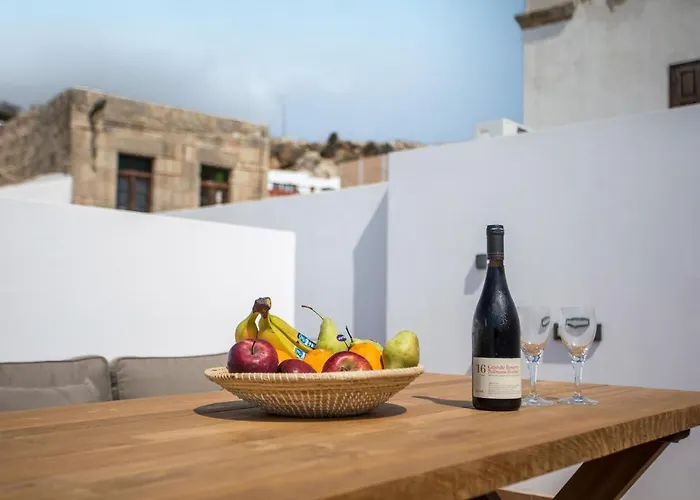 Casa de Férias Pera 2-bedroom In The Center Of Líndos