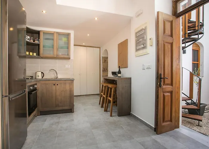 Feriehus Pera 2-bedroom In The Center Of *