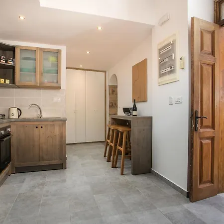 Dom wakacyjny Pera 2-bedroom In The Center Of *