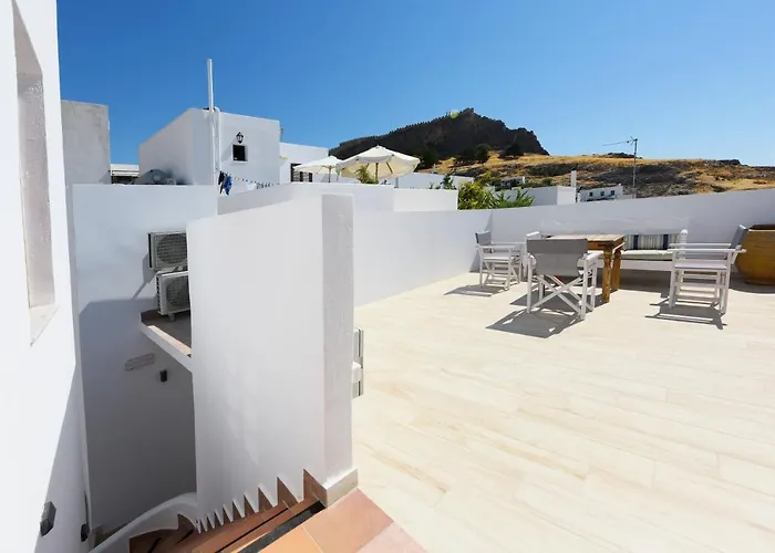 Pera 2-bedroom In The Center Of * لينثوس